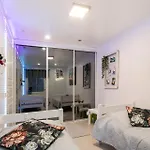 Vasko Luxurious Suites, Firefox シャレー