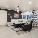 Vasko Luxurious Suites, Firefox Alpstuga Rovaniemi