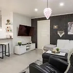Vasko Luxurious Suites, Firefox シャレー