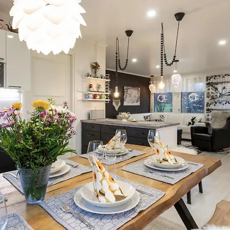 Vasko Luxurious Suites, Firefox 샬레 로바니에미